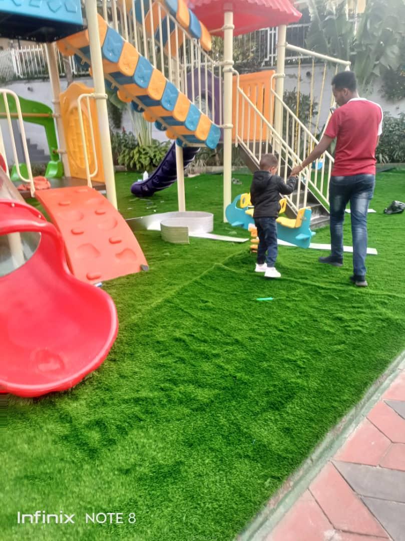 GREEN TURF