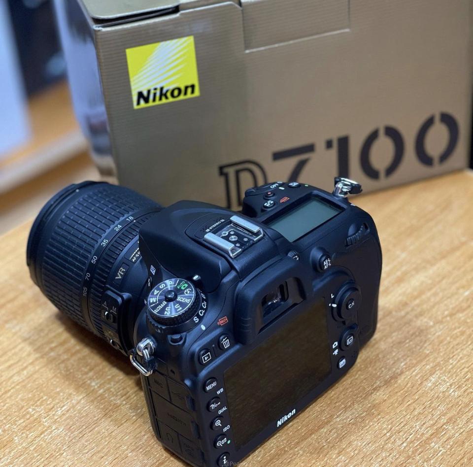 Nikon D7100 with 18-105mm