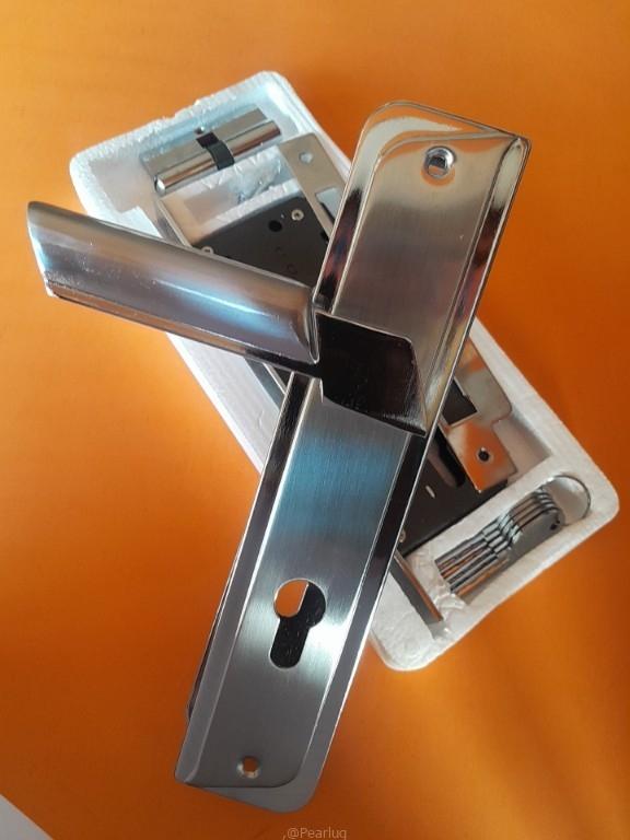 Door handles