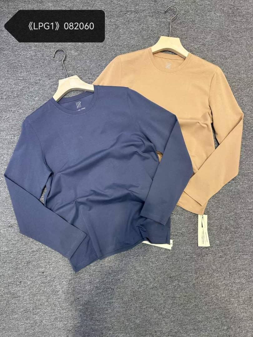 Jampers with hoods and sweater shirts