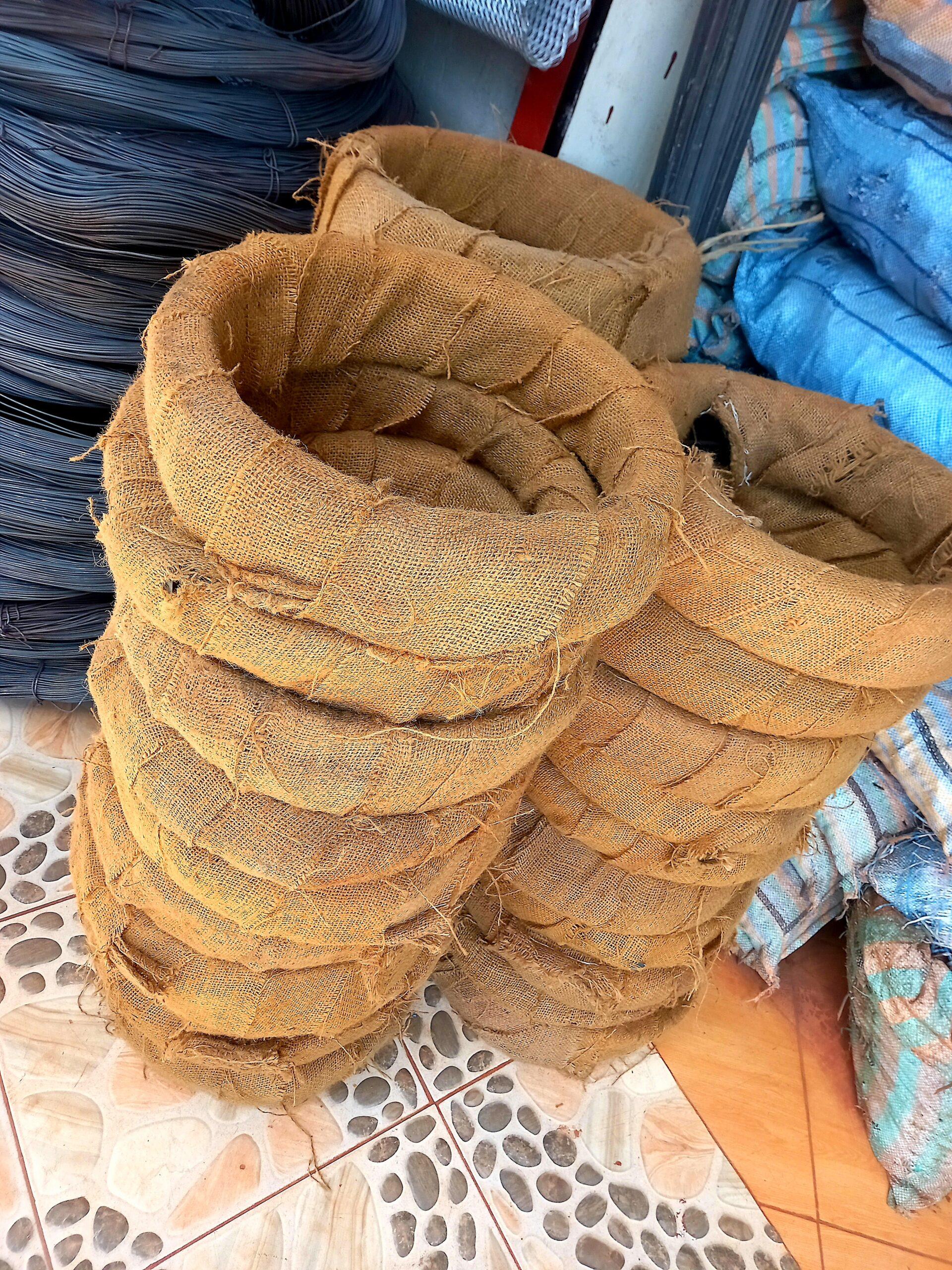 Hoop iron