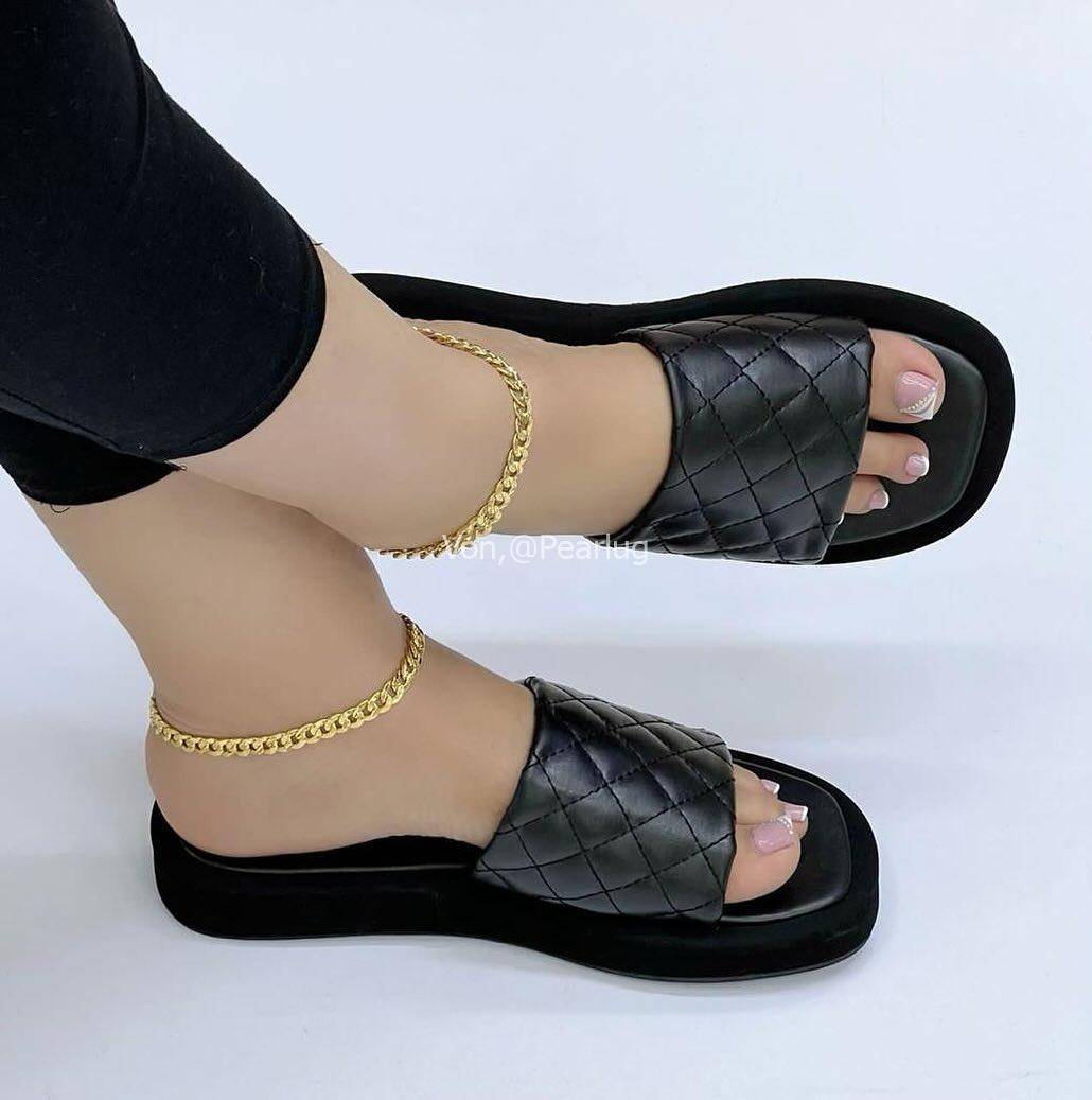 Ladies shoes,( sandals)