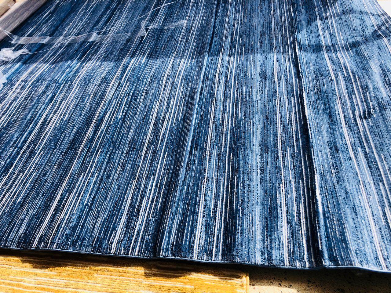 CENTRE CARPET