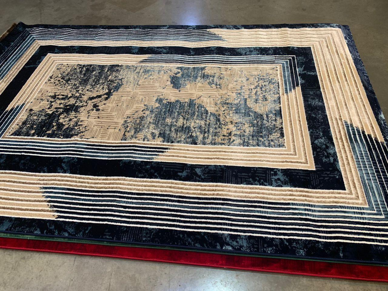 CENTRE CARPET