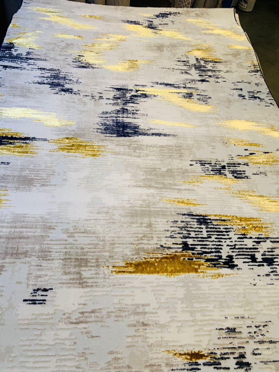 CENTRE CARPET