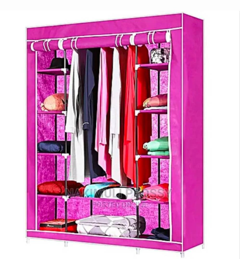 3 COLOM WOOLEN CLOSEST