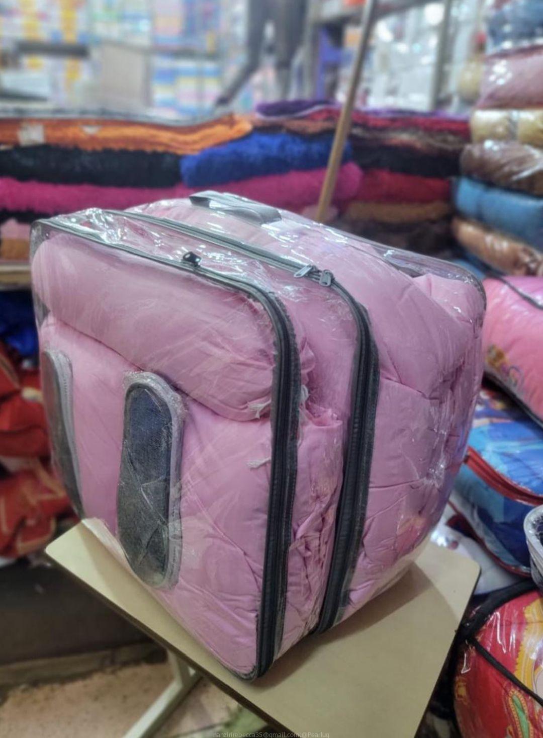 11pcs duvet king size with 2pillowcases, 2cusions, 2pairs of sundle, 1necklol, 1duvet, 1flat bedsheet, 1fitted bedsheet