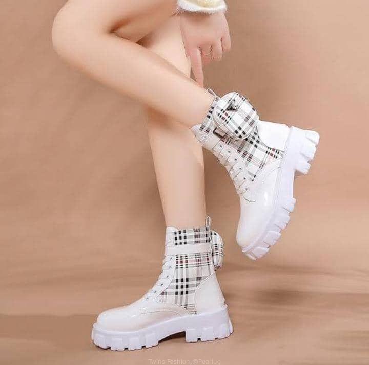 Shoes sneakers