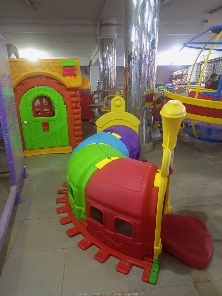 KIDS SLIDES/ PLAY STATION