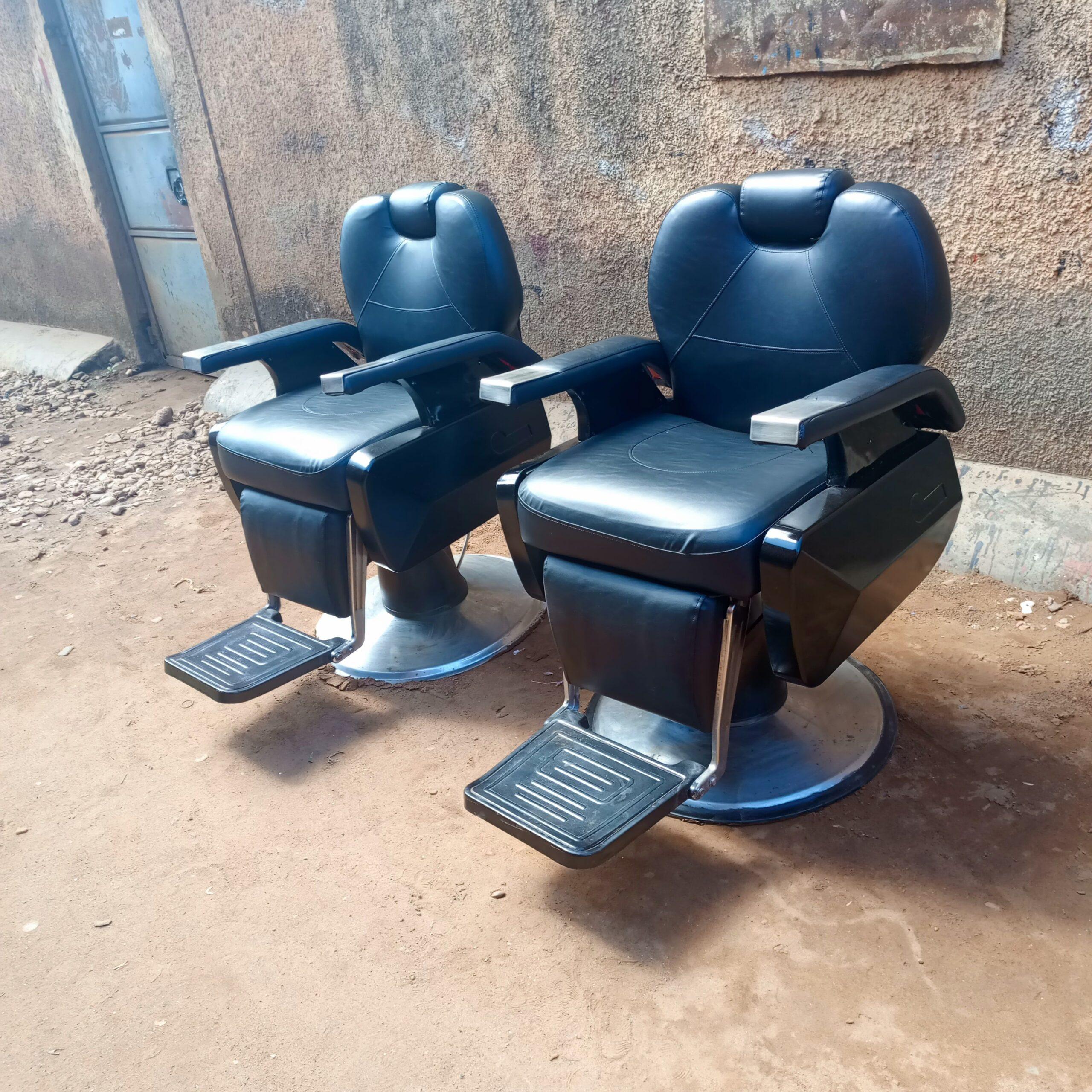 King size saloon chairs