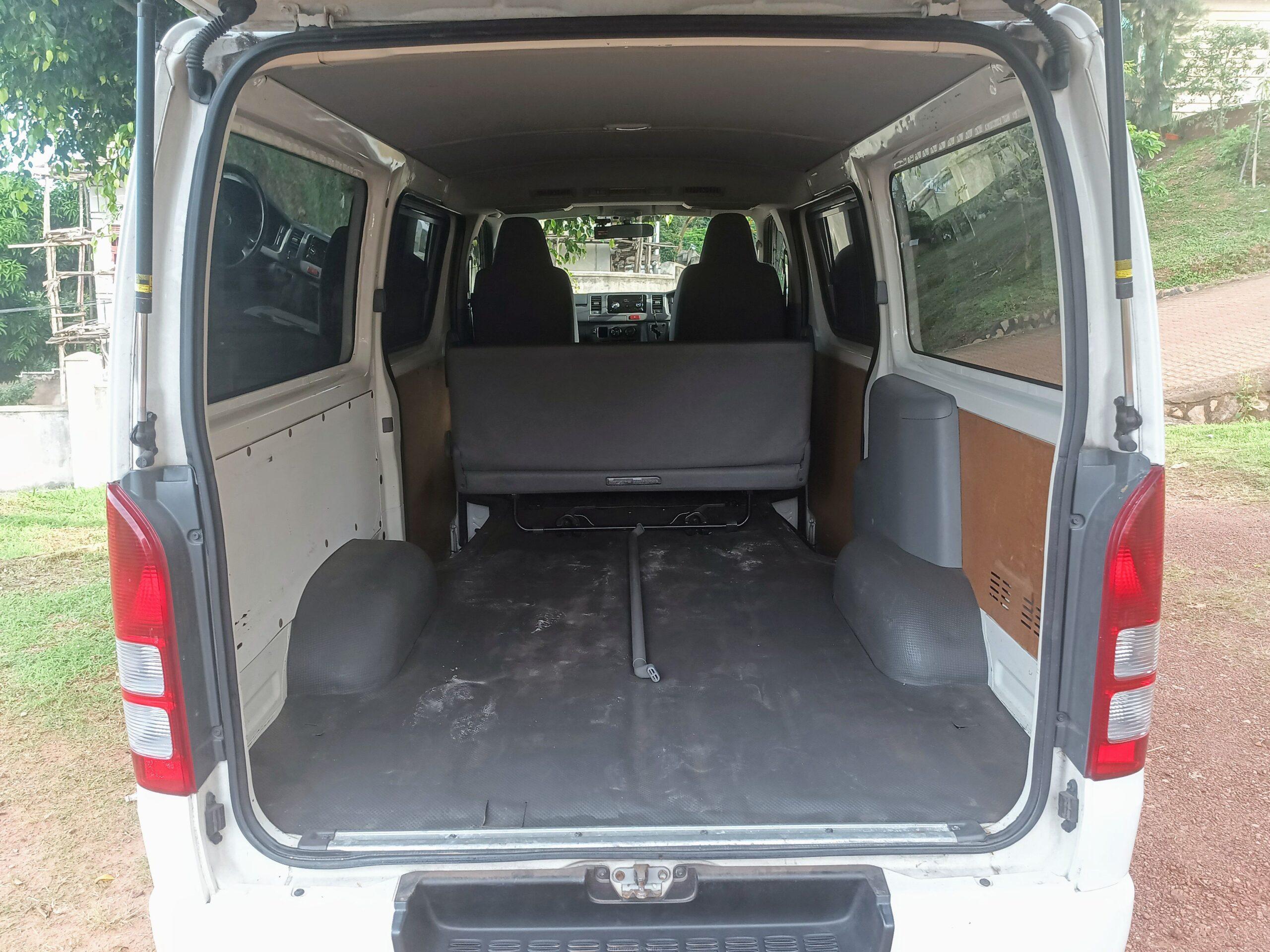 Toyota Hiace Regiusace DX GL Package