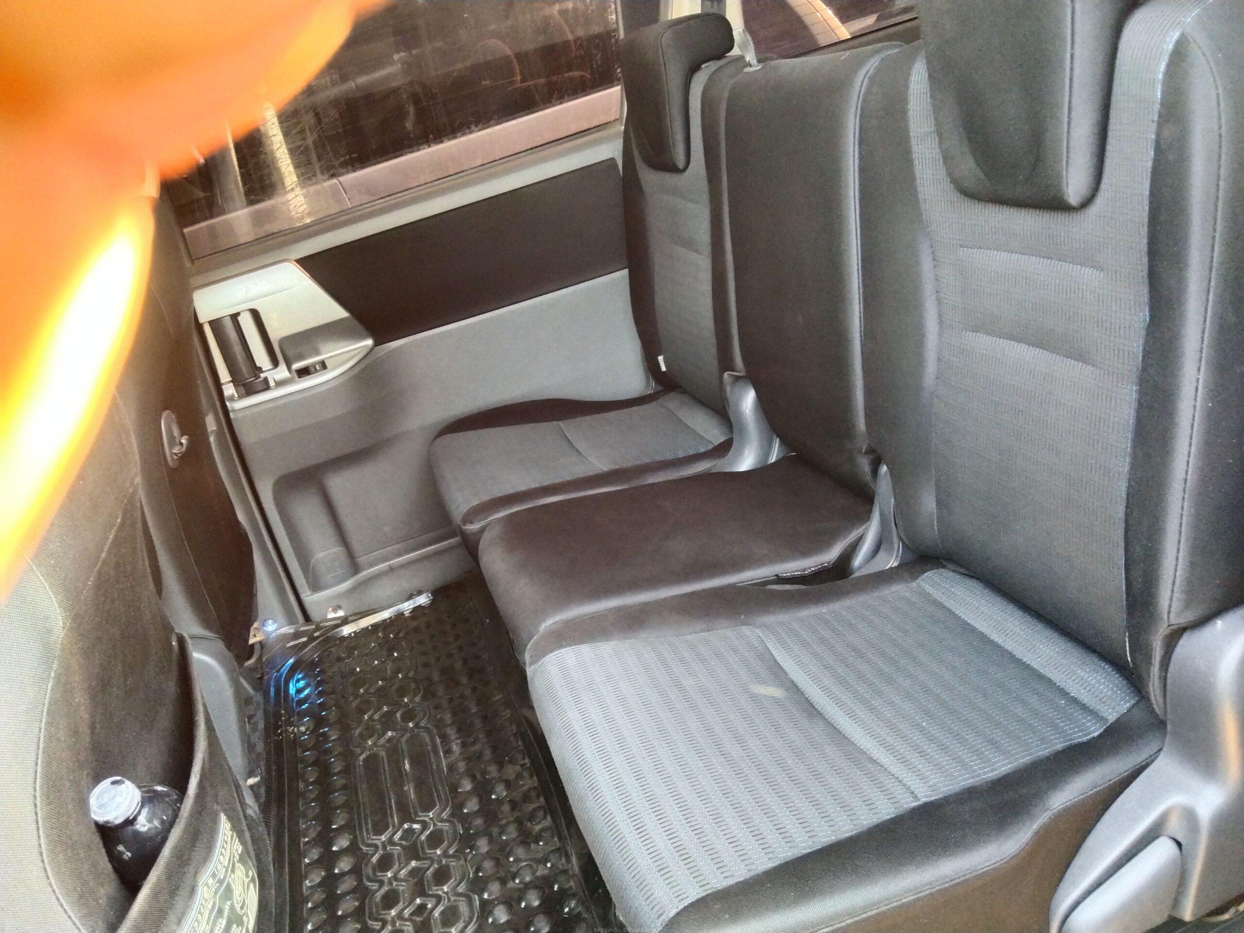 Toyota Noah Voxy Black