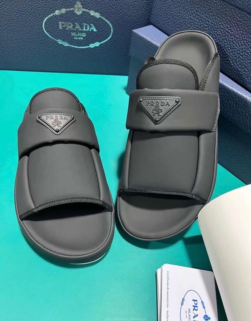 Open shoes