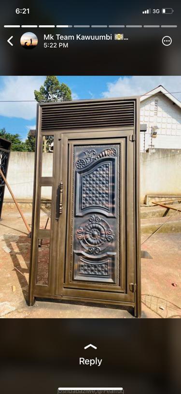 Door maindoor