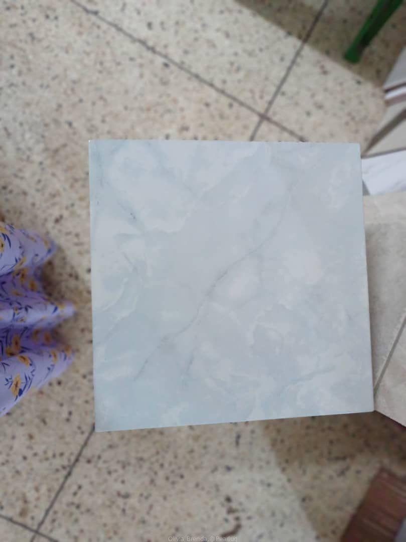 Paint tiles adhesive