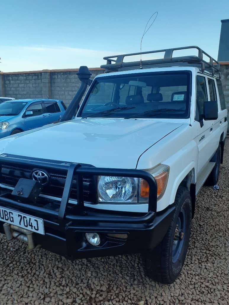 Toyota land cruiser hard top