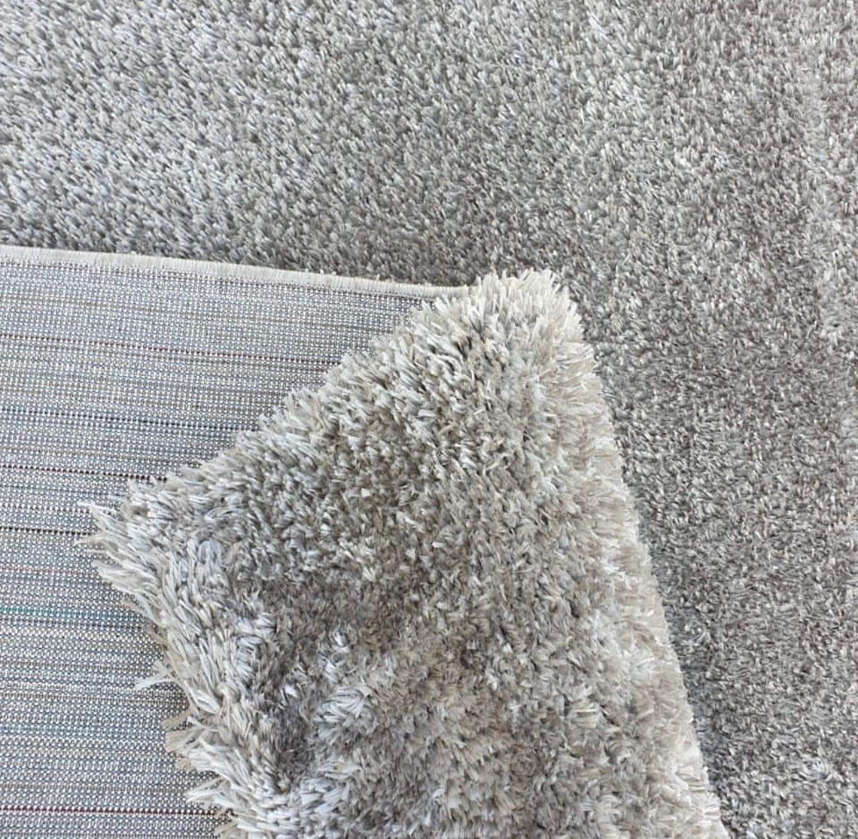 Fluffy center carpets
