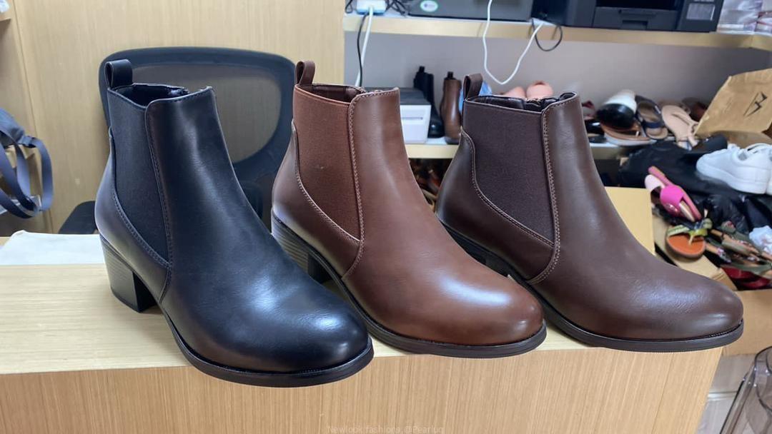 Ladies boots