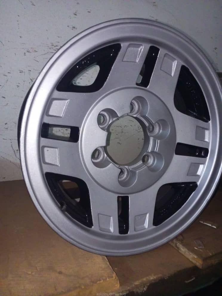 Land cruiser rim size 16