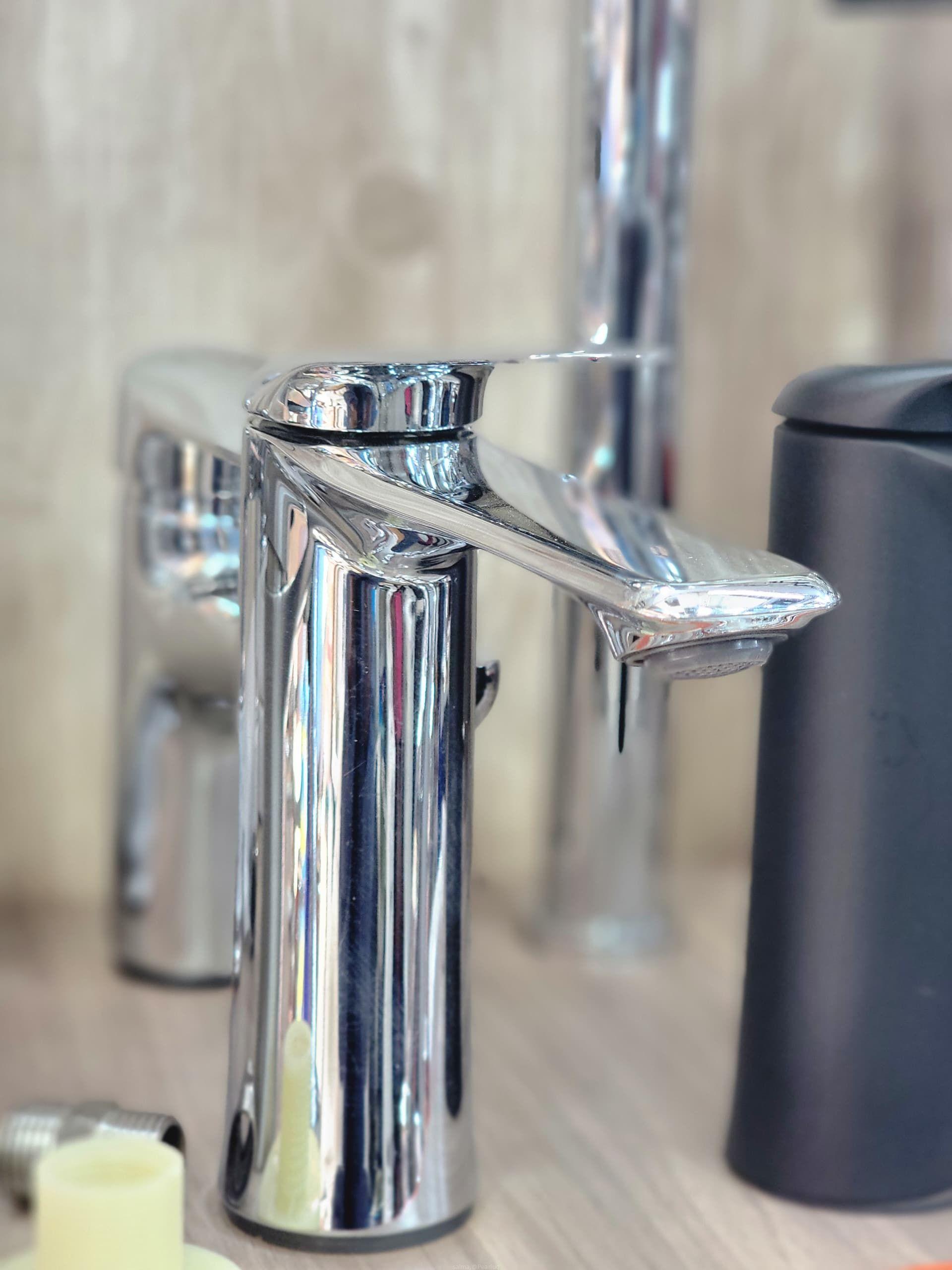 Basin mixer