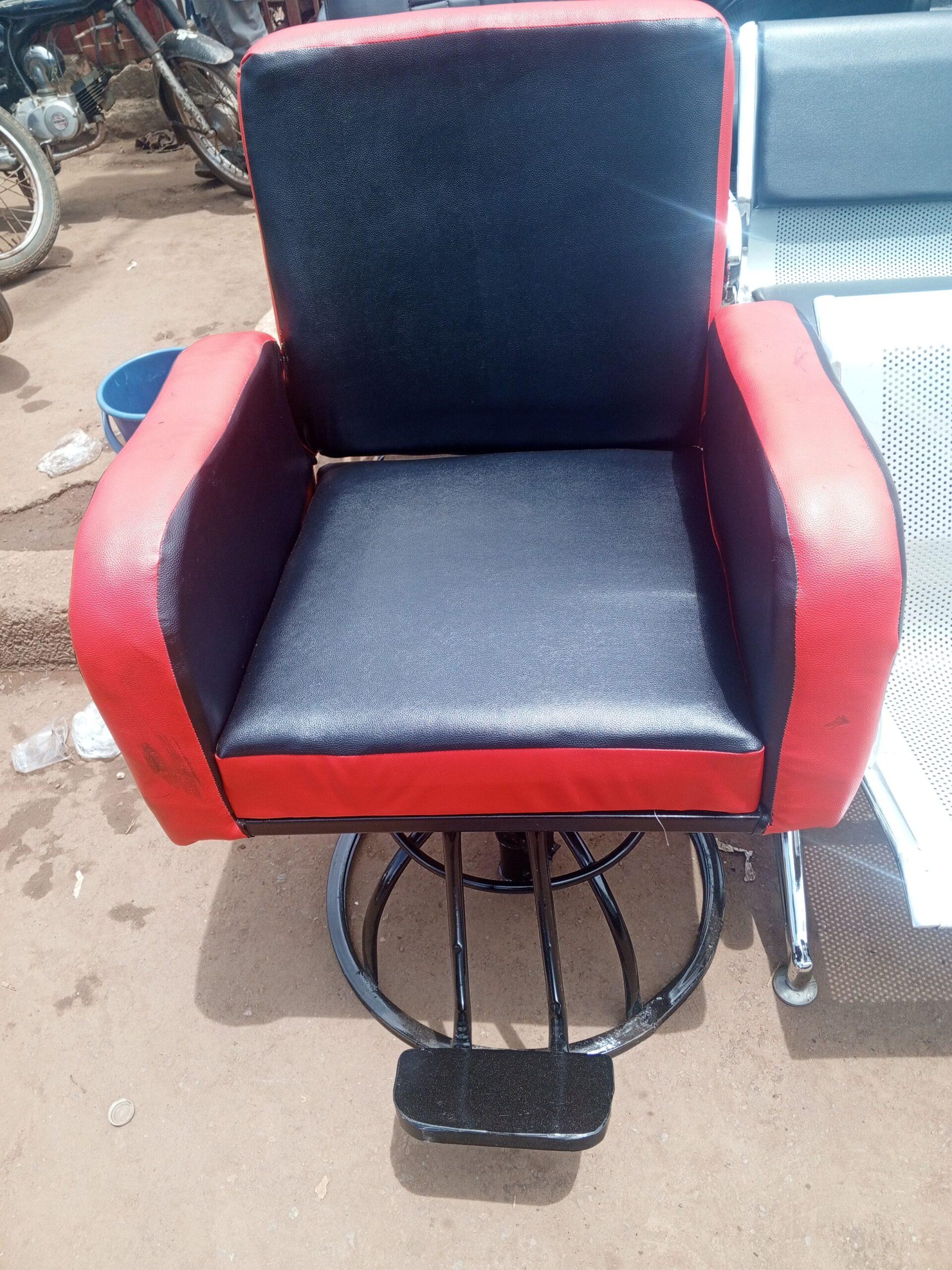 Saloon & office chairs 💺
