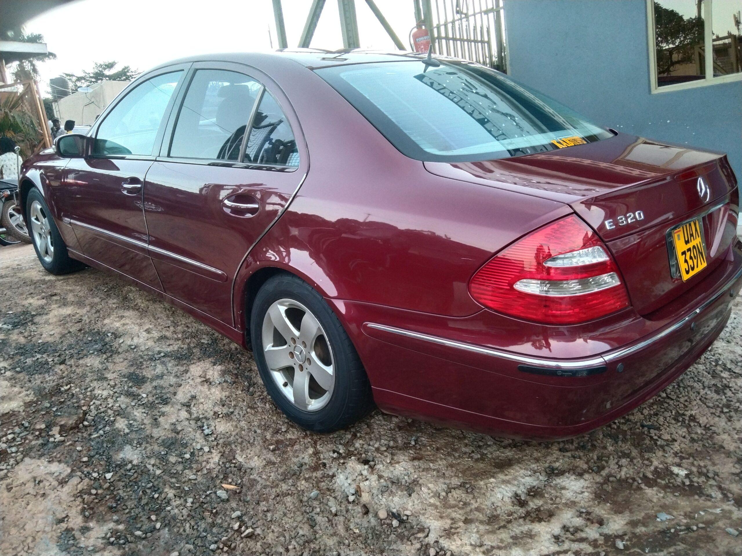 Mercedes Benz E320 moroon