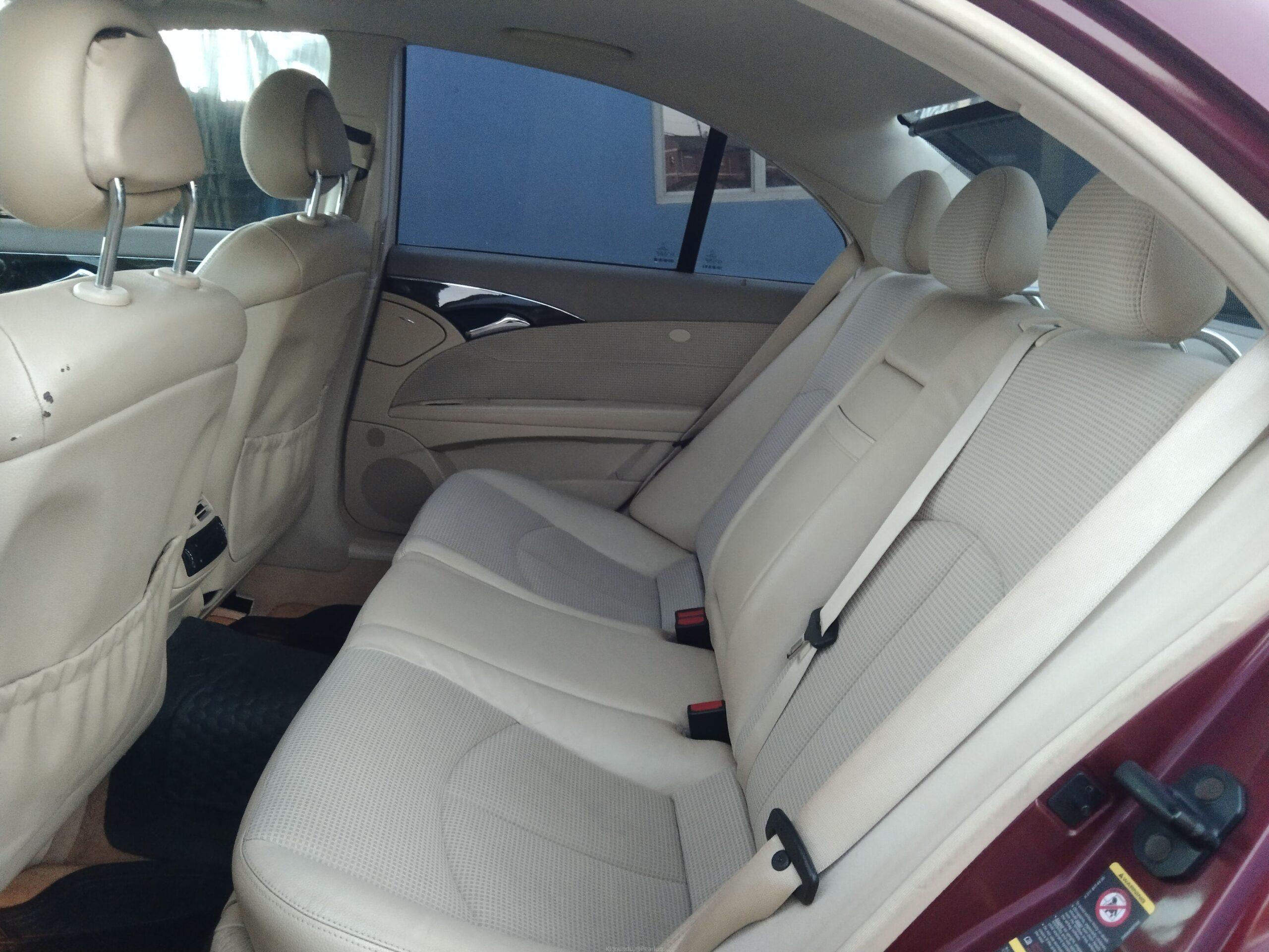 Mercedes Benz E320 moroon