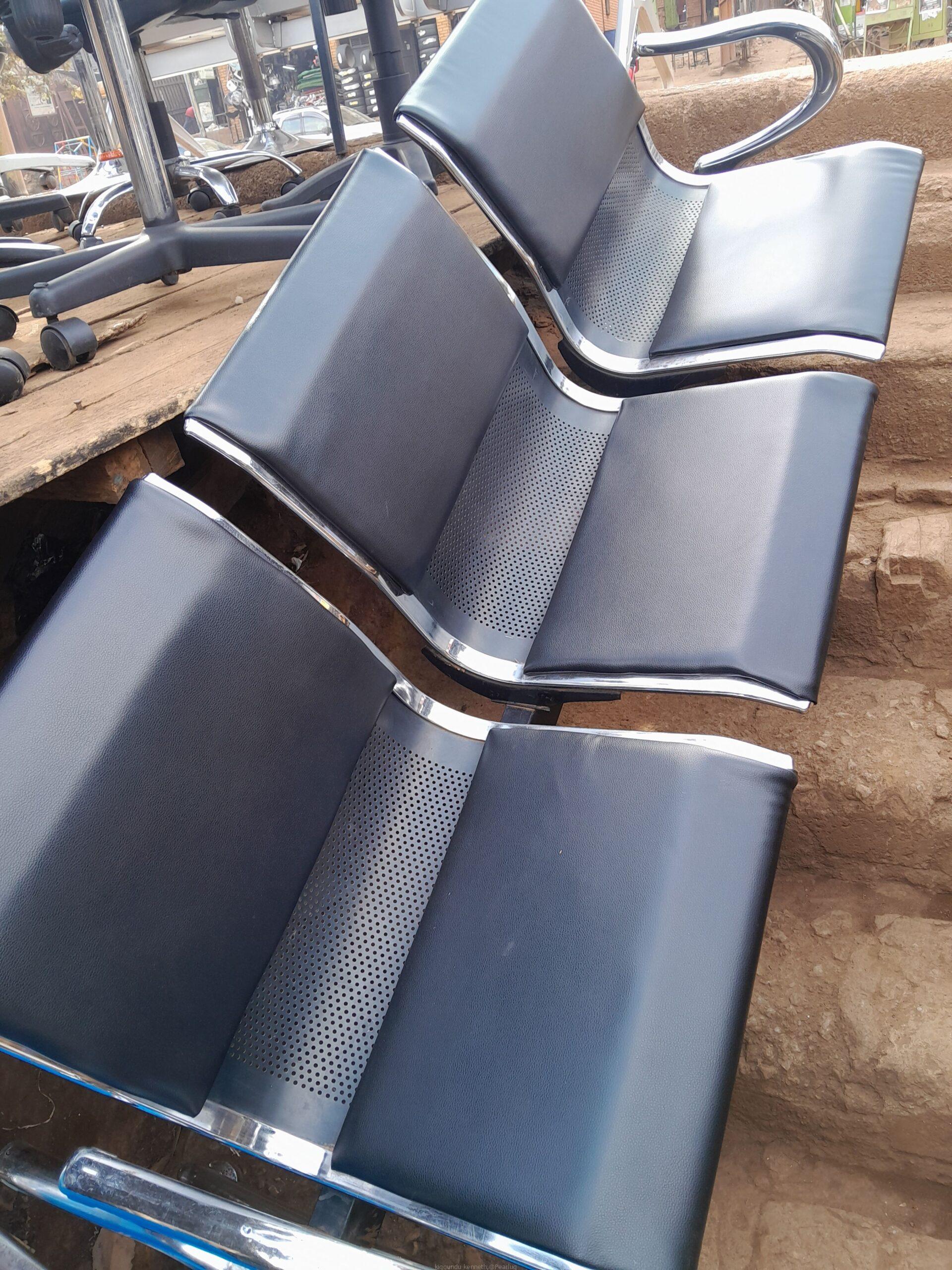 Waiting chair