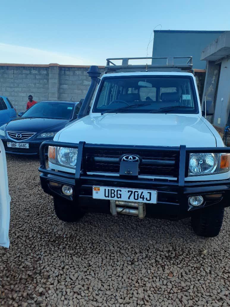 Toyota land cruiser hard top