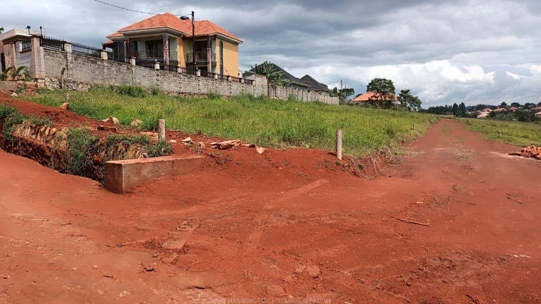 Commercial/residential titled plots for sale Nansana Bujjuko,price ranging from 65m plus………