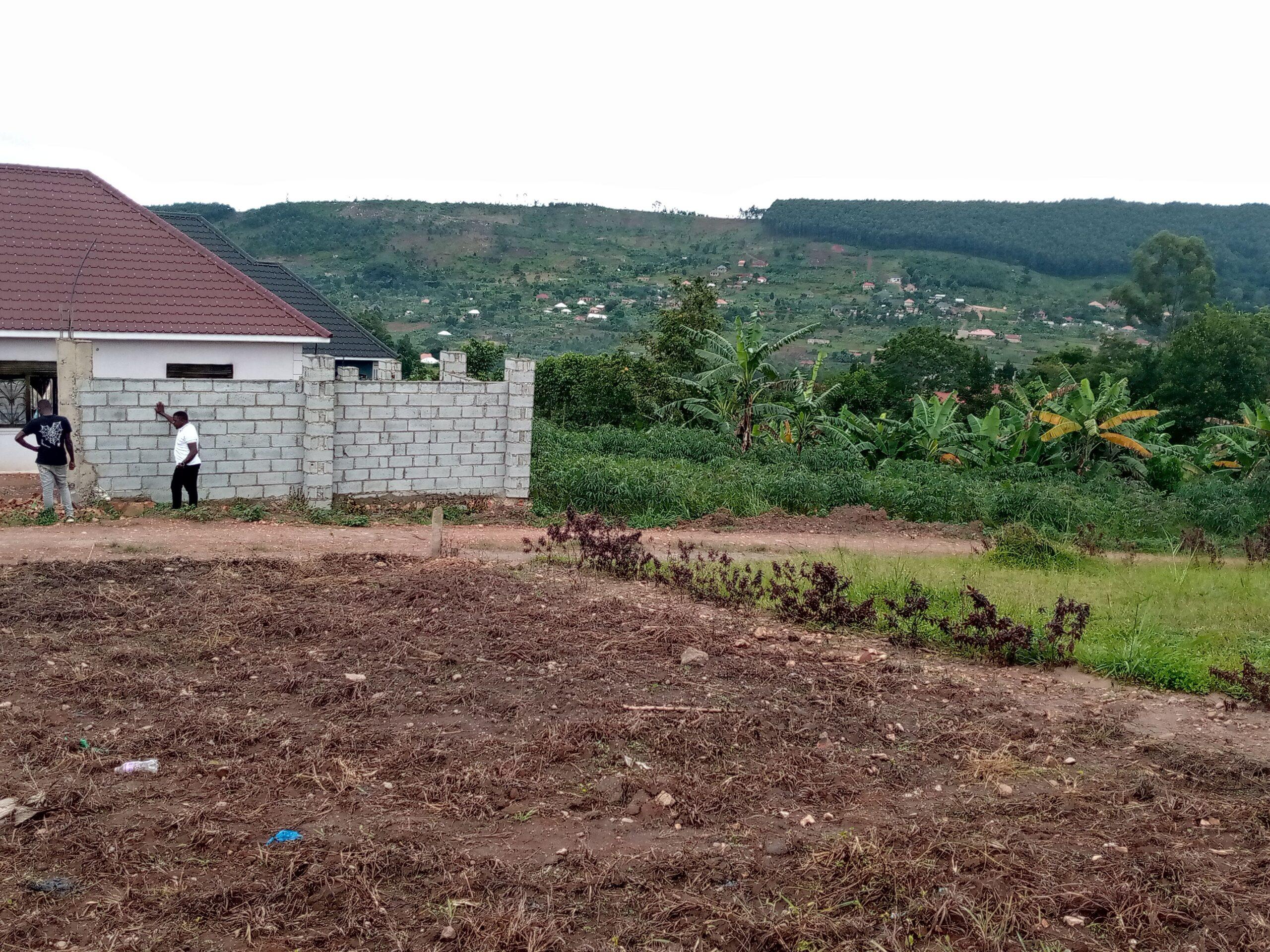 RESIDENTIAL AND COMMERCIAL PLOTS FOR SALE LOCATED WAKISO KAKIRI BUKALANGO HILL VIEW ESTATE