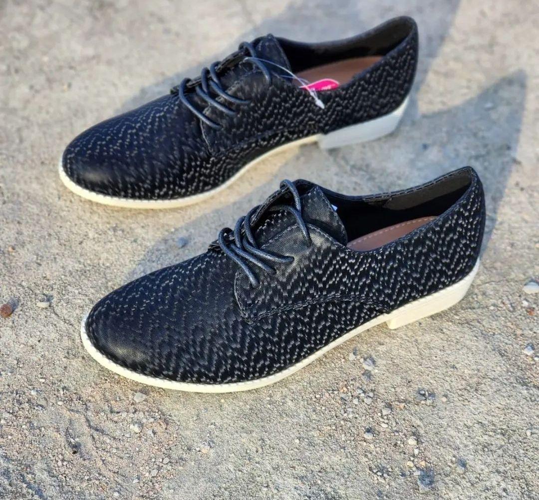 Ladies shoes