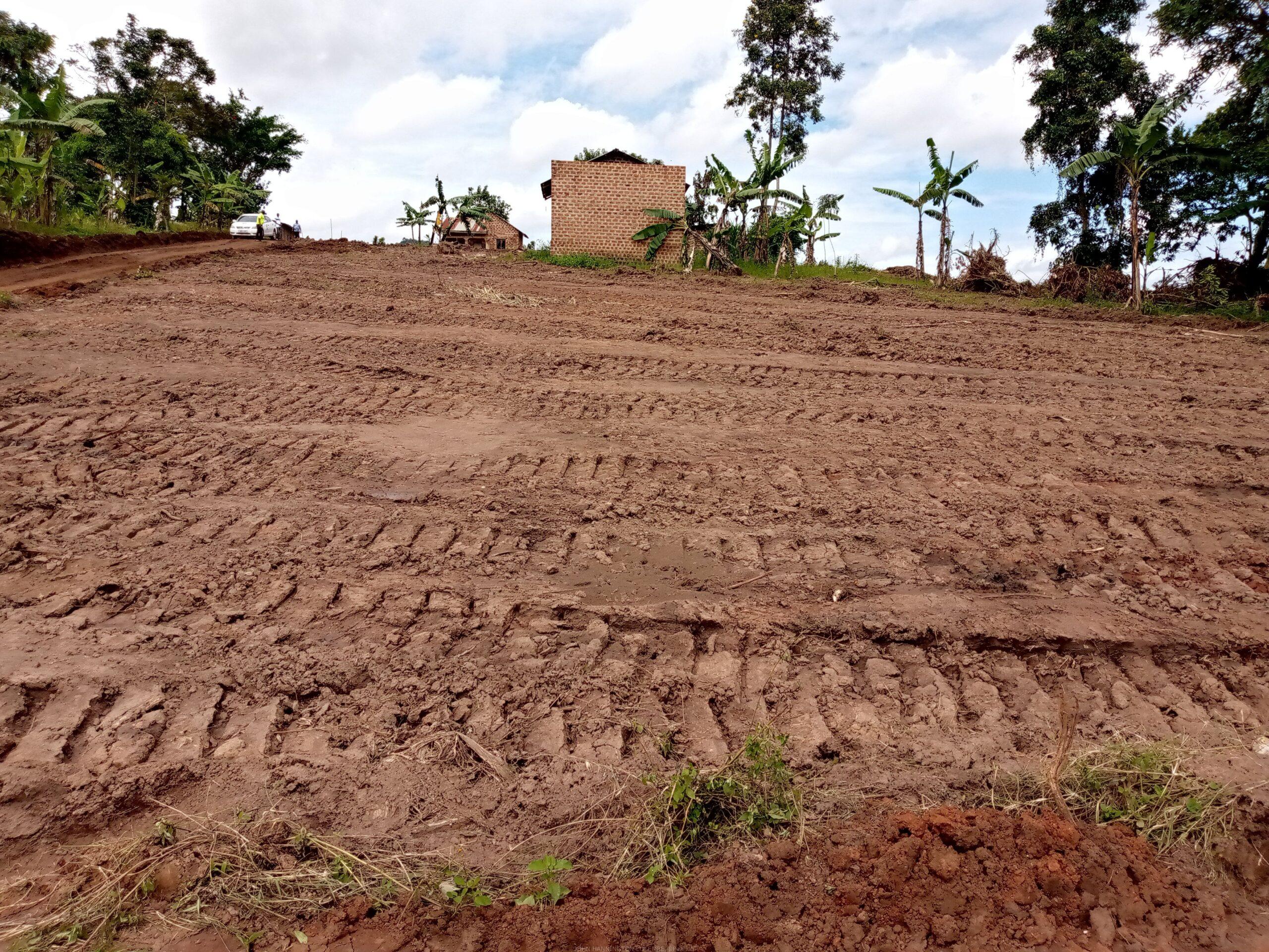 BRAND NEW ESTATE ALONG HOIMA ROAD WAKISO BULONDO TITLED RESIDENTIAL PLOTS MEASURED 50*100FTS