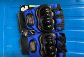 Riding gloves