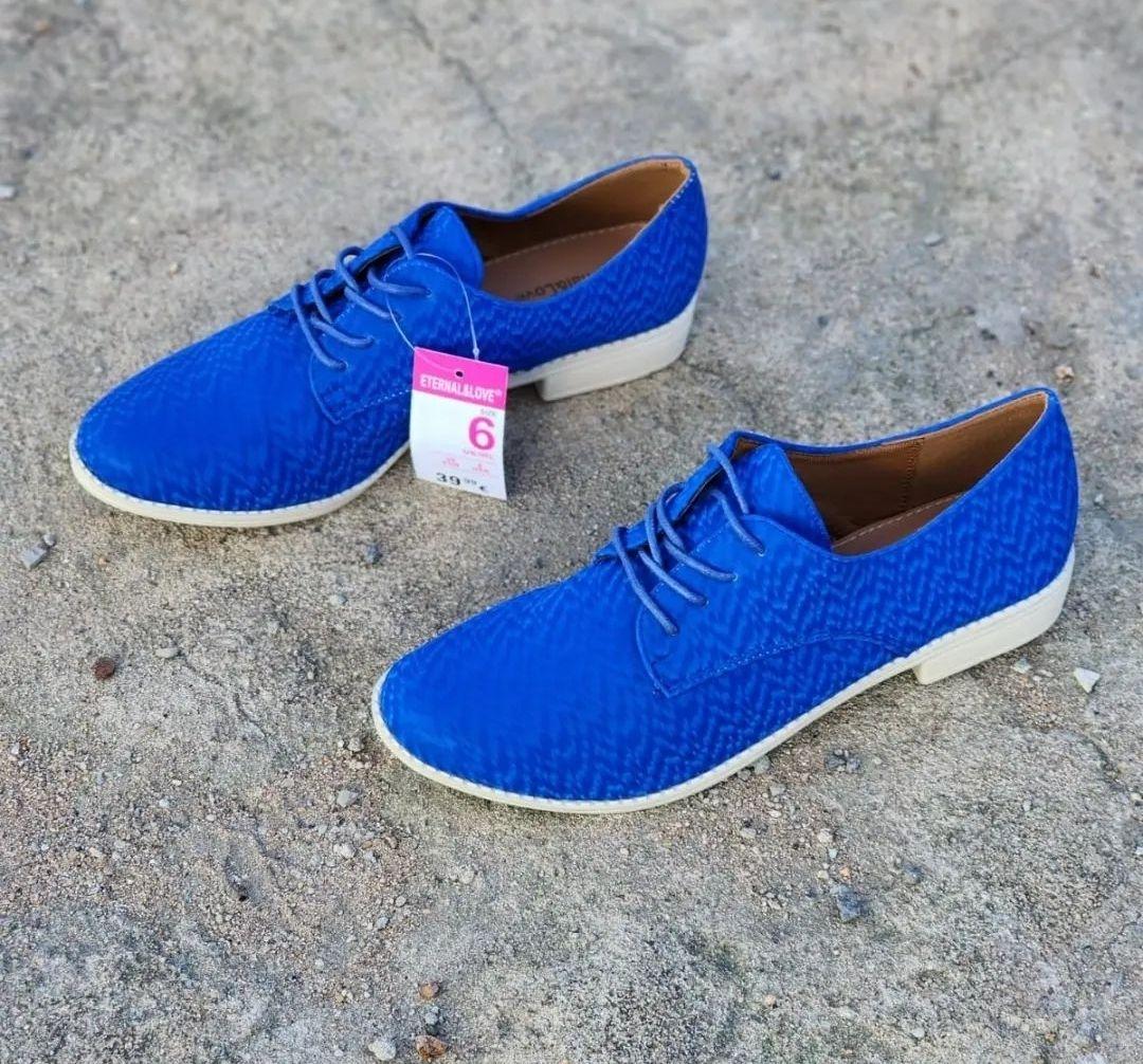 Ladies shoes