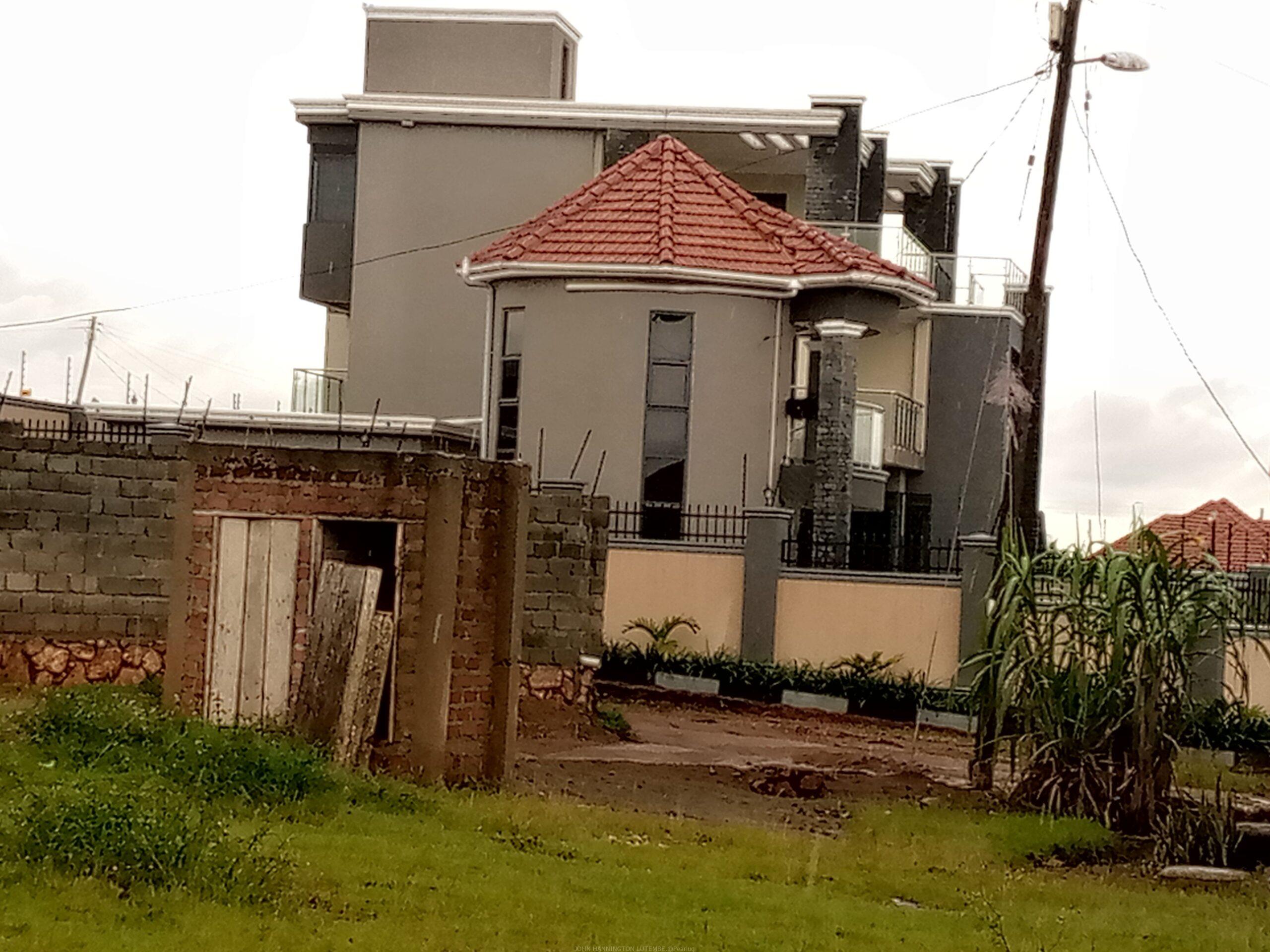 TITLED RESIDENTIAL AND COMMERCIAL PLOTS FOR SALE LOCATED IN ENTEBBE ZIRU