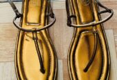 Flat shoes