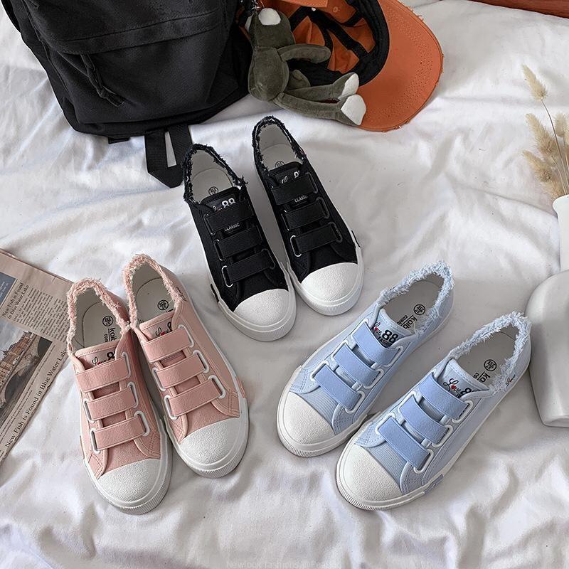 Ladies sneakers