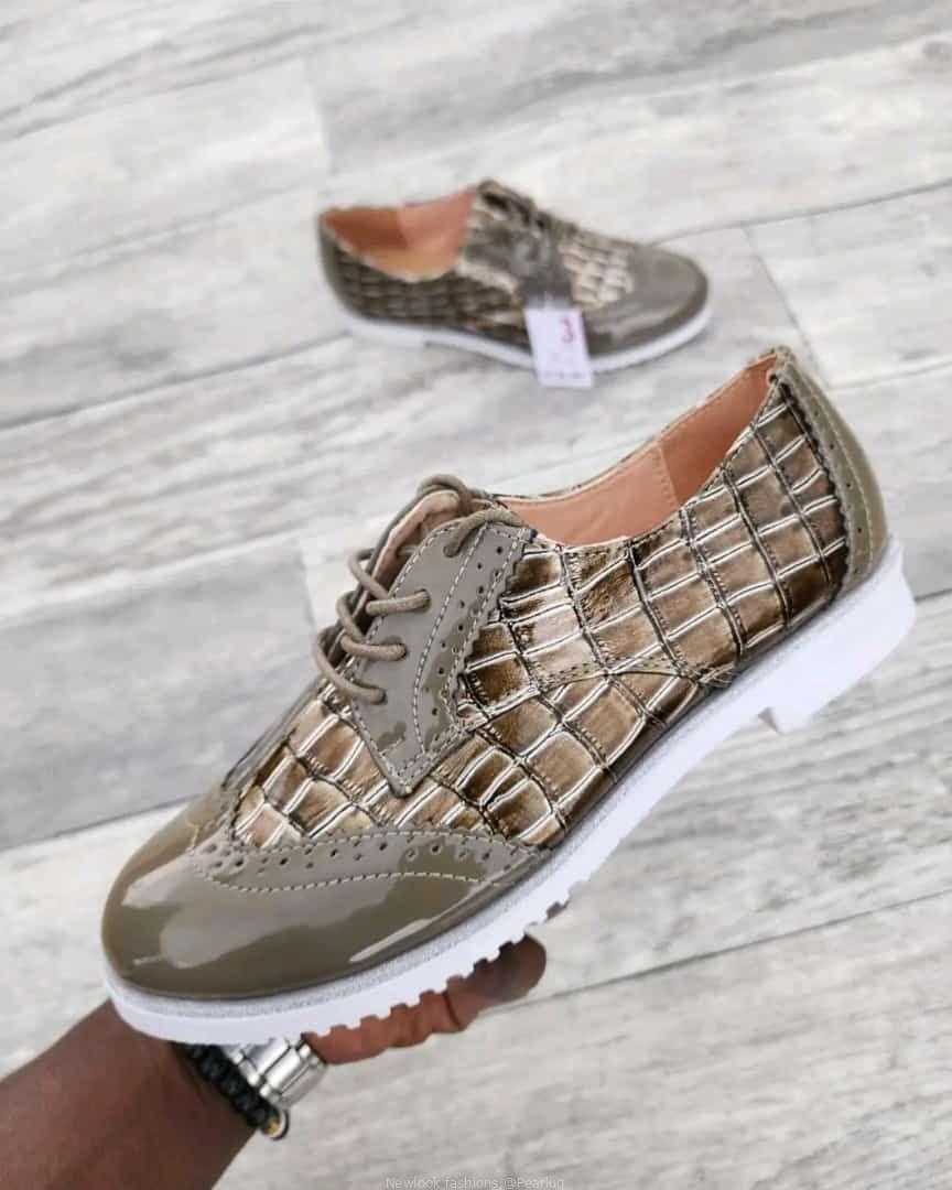 Ladies shoes