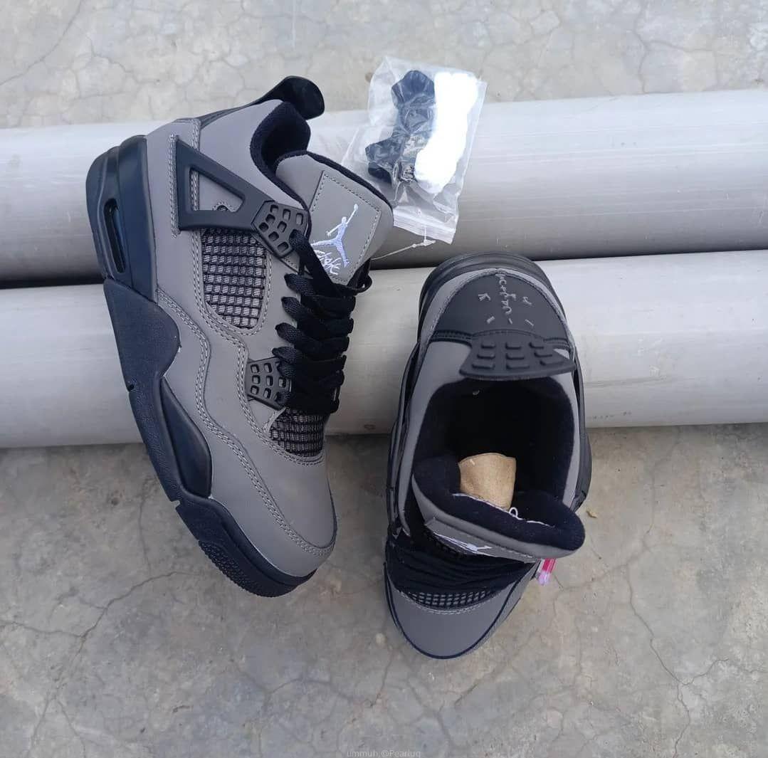 Shoe
