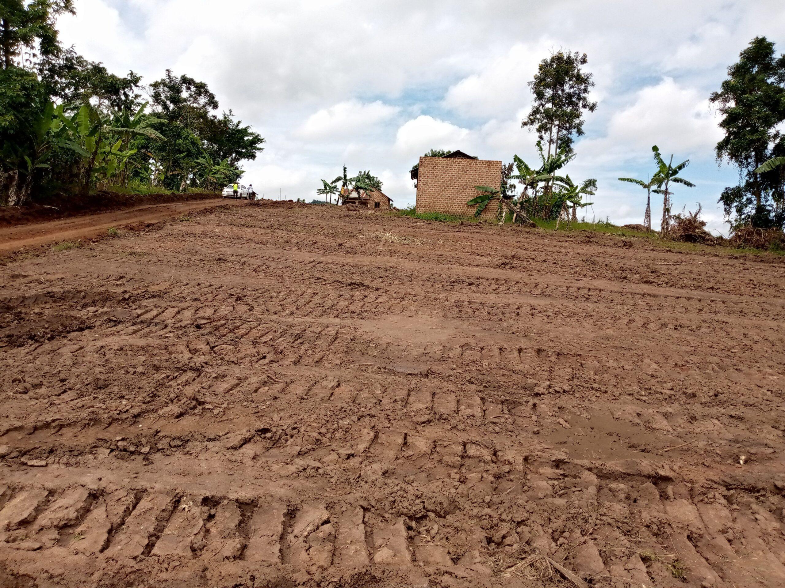 BRAND NEW ESTATE ALONG HOIMA ROAD WAKISO BULONDO TITLED RESIDENTIAL PLOTS MEASURED 50*100FTS