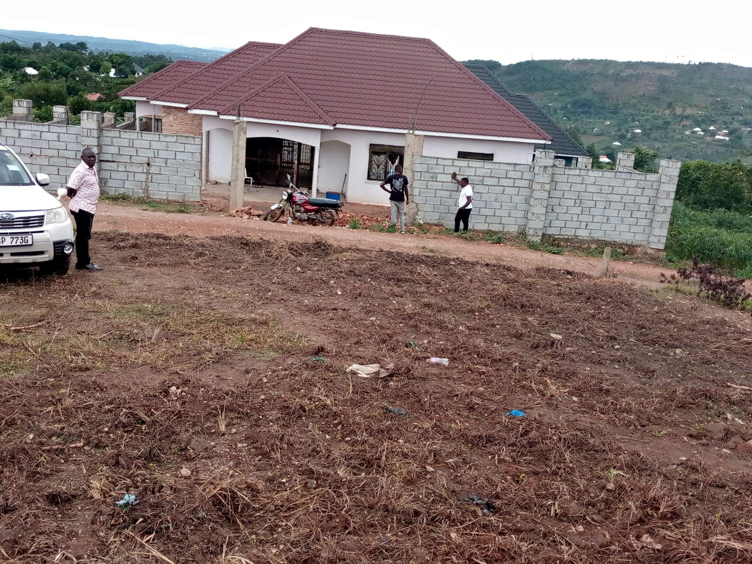 RESIDENTIAL AND COMMERCIAL PLOTS FOR SALE LOCATED WAKISO KAKIRI BUKALANGO HILL VIEW ESTATE