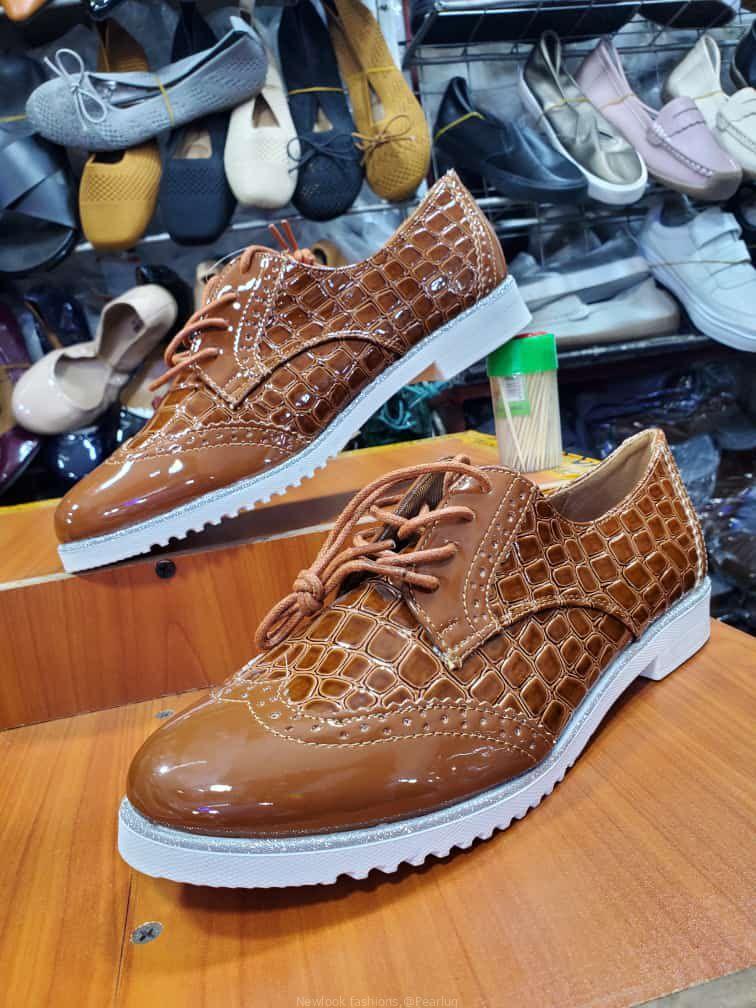 Ladies shoes