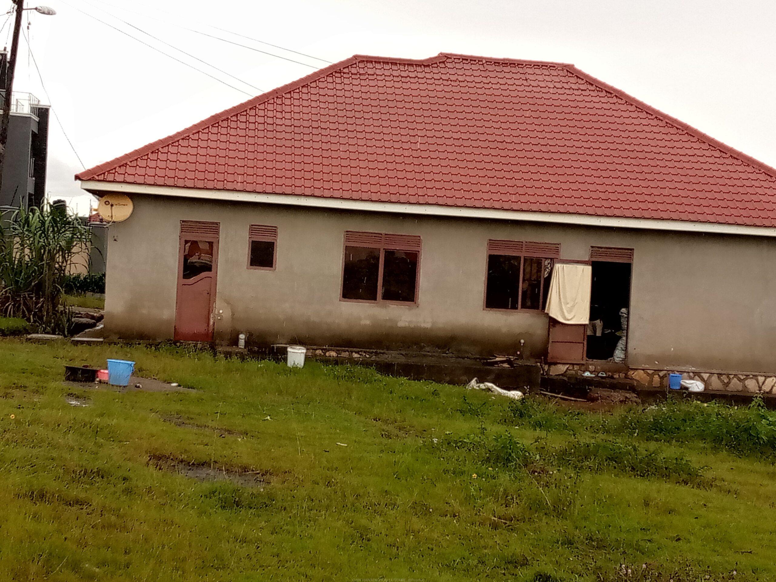 TITLED RESIDENTIAL AND COMMERCIAL PLOTS FOR SALE LOCATED IN ENTEBBE ZIRU