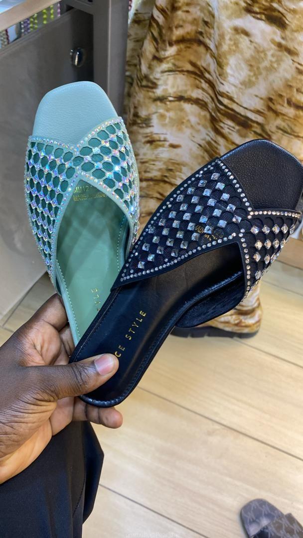 Open shoes