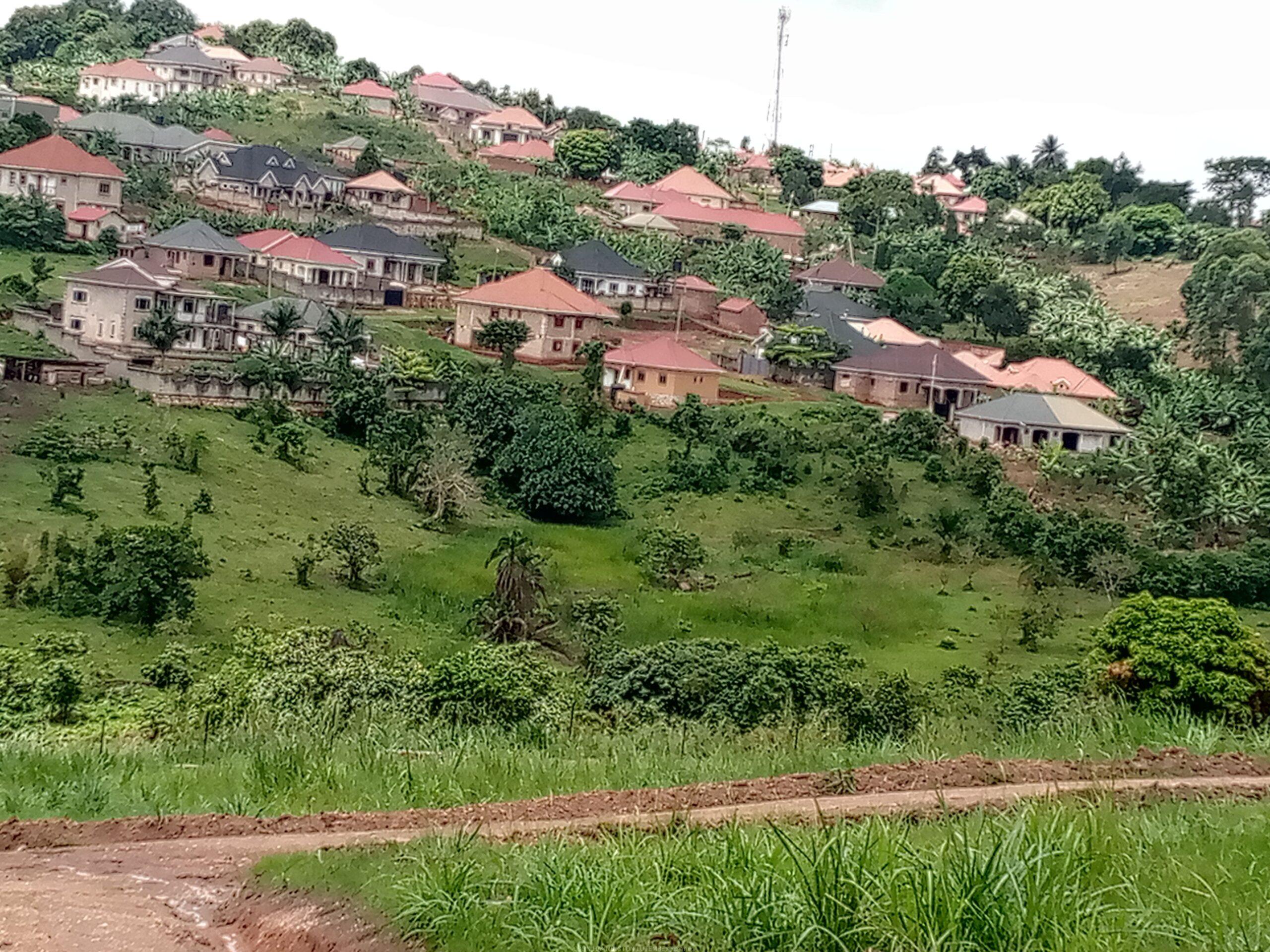 Title commercial plots for sale located NANSANA BUJJUKO WITH READY LAND TITLE