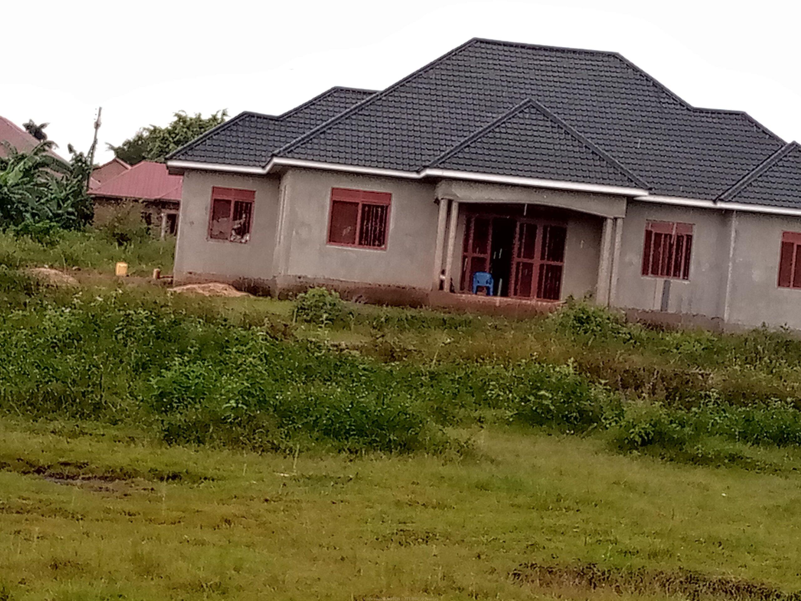 TITLED RESIDENTIAL AND COMMERCIAL PLOTS FOR SALE LOCATED IN ENTEBBE ZIRU