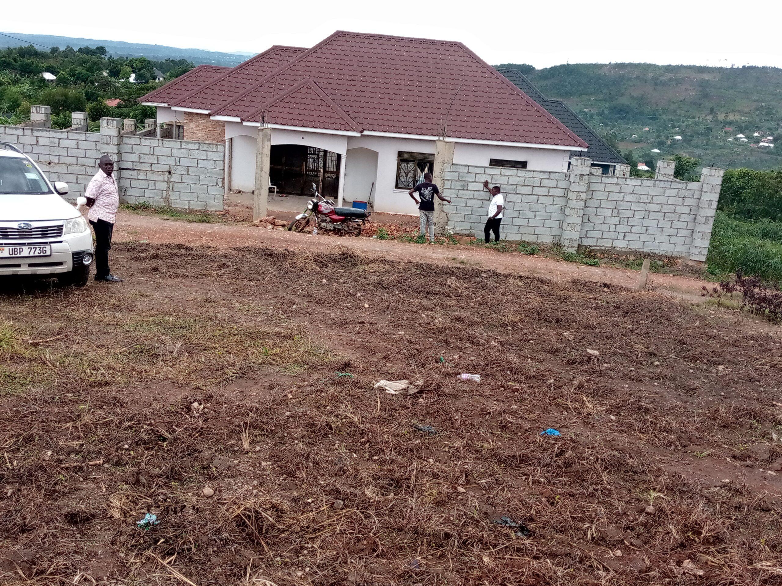 RESIDENTIAL AND COMMERCIAL PLOTS FOR SALE LOCATED WAKISO KAKIRI BUKALANGO HILL VIEW ESTATE