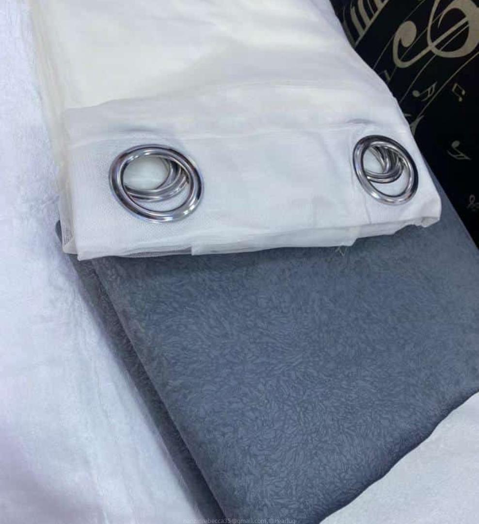 2curtains and with 1net 1.5*3m