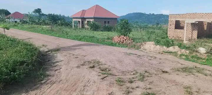 TITLED RESIDENTIAL PLOTS FOR SALE MEASURED 50*100FT WITH READY LAND AT AFFORDABLE PRICE OF 13MILLION